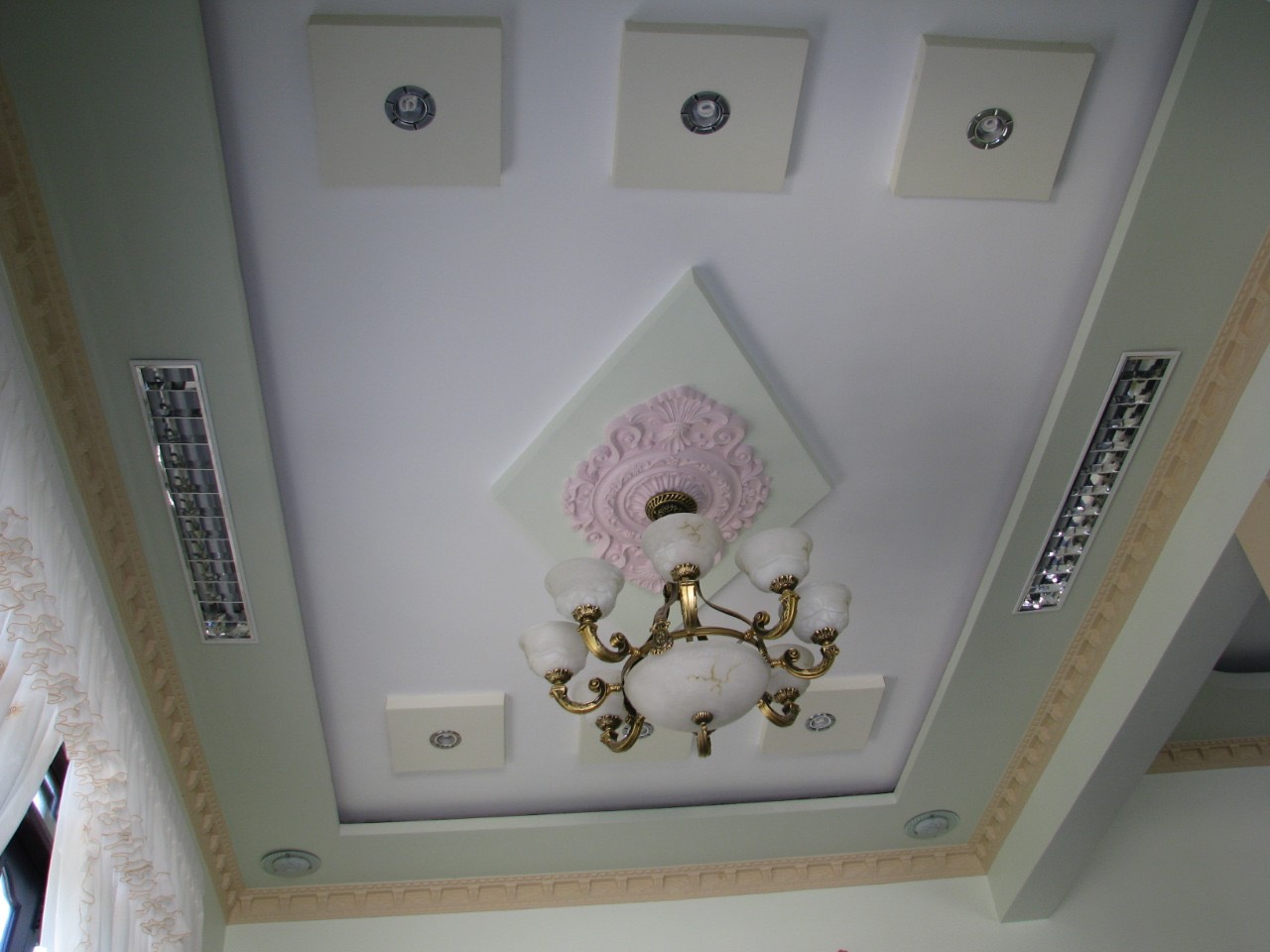 Thi công trần thạch cao Bến Tre